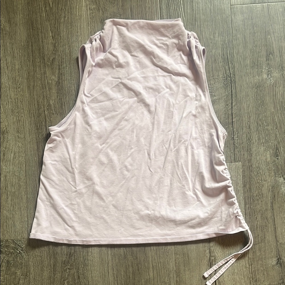 Lululemon LA Side Cinch Mock Neck Tank
Lavender Dew - Picture 3 of 4